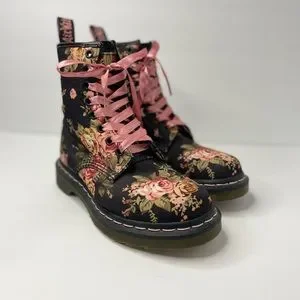 Dr. Martens Shoes Floral Dr Martens Size 5 Poshmark
